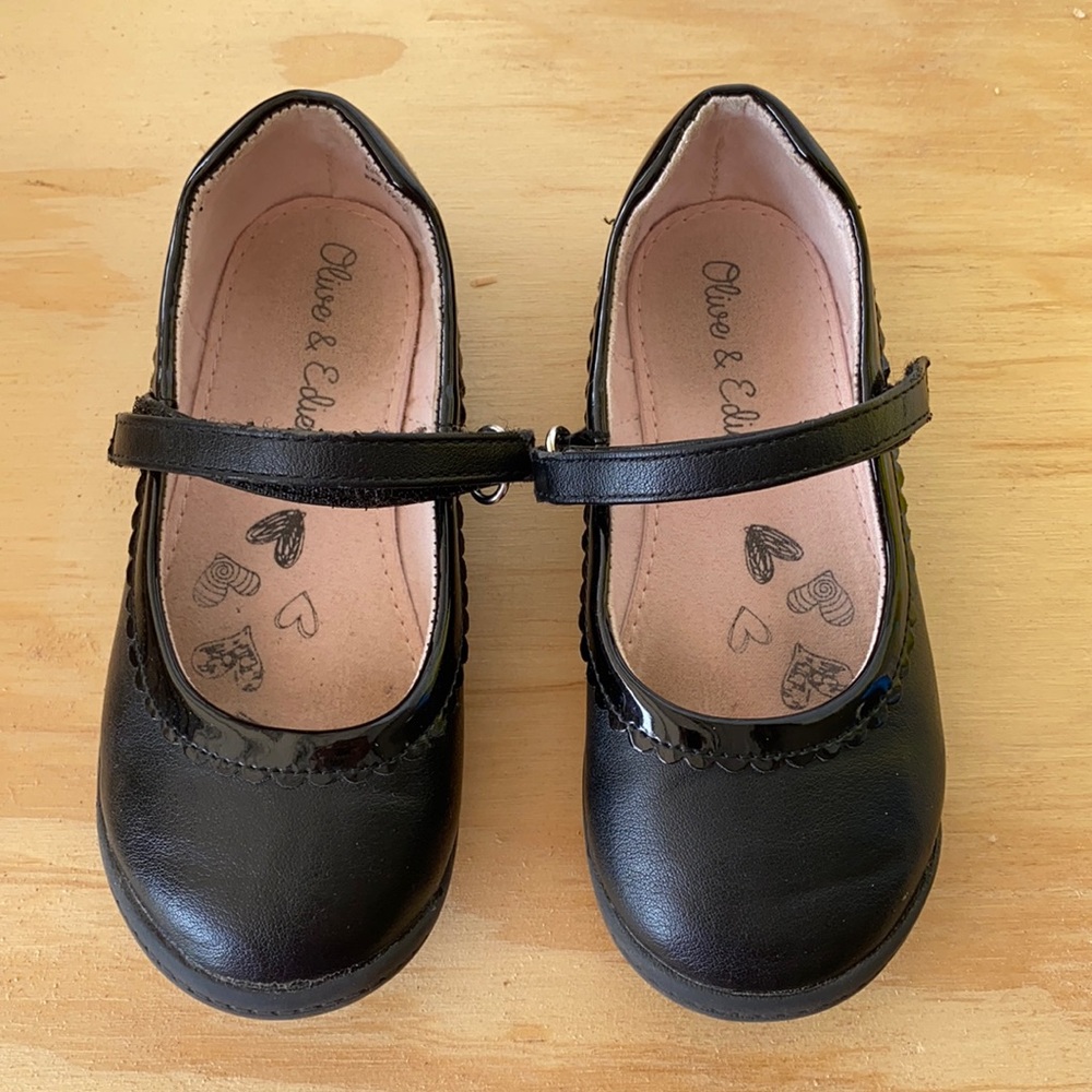 Olive & Edie toddler girls size 9 black Mary Janes